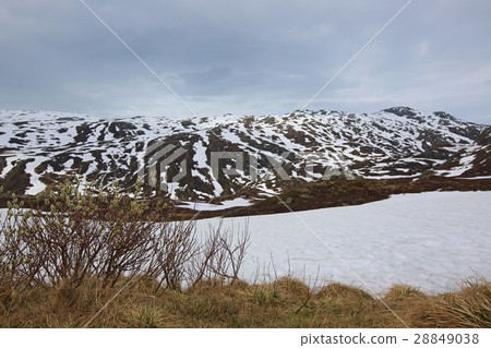 Spring Norway mountains 28849038