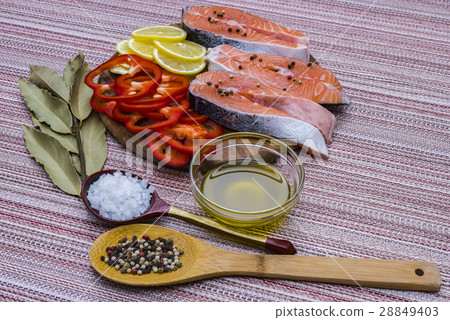 Salmon fillet with rosemary and lemon 28849403