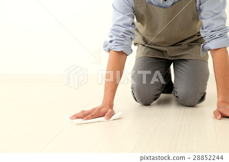 清潔他們的男人回來了 清潔他們的男人回來了 28852244
