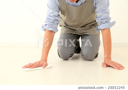 清潔他們的男人回來了 清潔他們的男人回來了 28852245