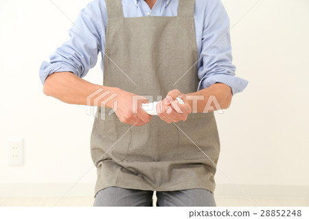 Men who clean them white back Men who clean them white back 28852248