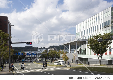 JR Kumamoto station east exit Shirakawaguchi station building used by conventional lines Ekimae Taxi Taxi Rotary Cityscape Cross street Scenic pedestrian crossing 28852820