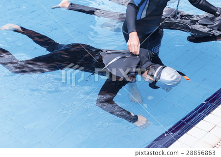 Free diving training on swimming pool 28856863