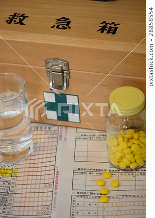 Final tax filing self-medication tax system (first aid kit, market drug, glass, water and final return form) 28858554