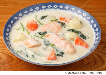 三文魚和菠菜燉 28858980