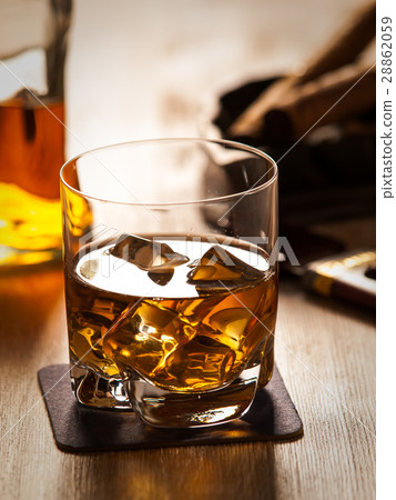 Whisky on the rocks 28862059