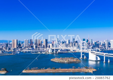 Full view of the Tokyo Bay area Tokyo Tower and Rainbow Bridge 28865762