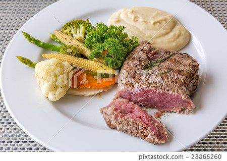 grilled fillet steak 28866260