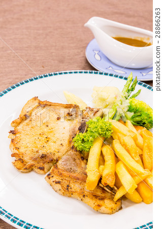 pork chops 28866263