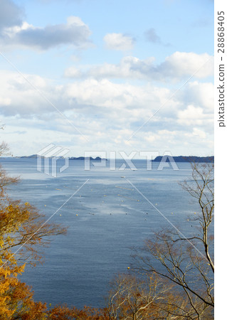 稻川灣，日本海藻養殖漁業的搖籃，山脈接近海岸線 28868405