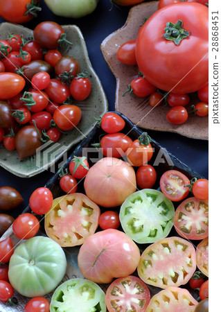 Collect of tomatoes, cheap food anticancer 28868451