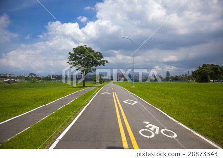  Blue sky and white clouds, grass, bicycle lanes, Blue sky, white clouds, green sky, grass, driveway, 28873343