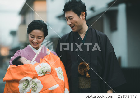 shrine visit, baby, infant 28873478