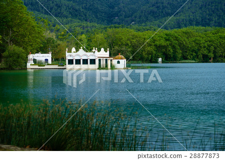 Lake Banyoles is the largest lake in Catalonia 28877873