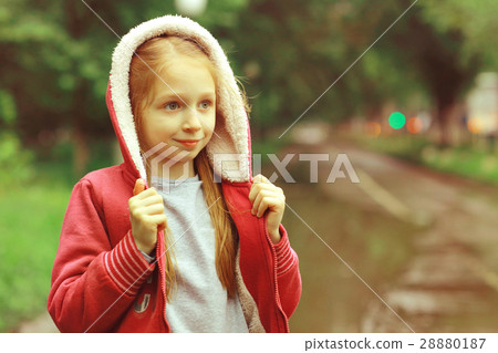 girl 6 years old Spring rain 28880187