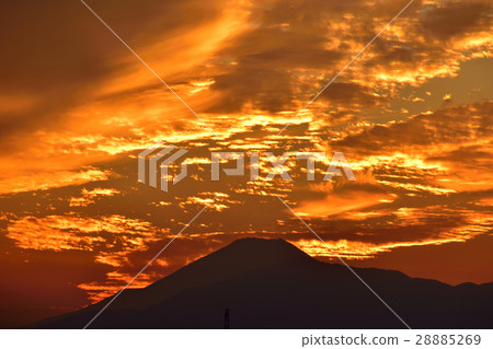 The sunset shining golden in the sky after the rain seen from Yokohama and Mt. Fuji The sunset shining golden in the sky after the rain seen from Yokohama and Mt. Fuji 28885269