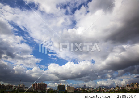 藍天白雲，城市，Blue sky, white clouds，青い空と白い雲 28885597