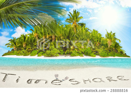 Whole tropical island within atoll in Ocean. 28888816