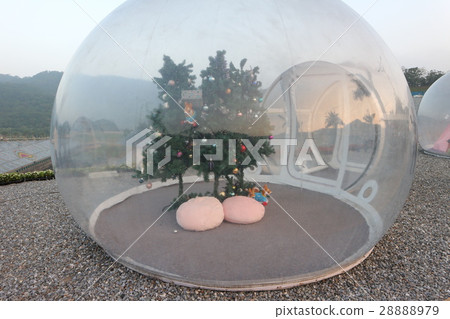 台灣基隆星空草原的泡泡屋 台灣基隆星空草原的泡泡屋 28888979