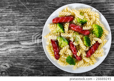 Pasta salad with broccoli and grilled sausages Pasta salad with broccoli and grilled sausages 28889245