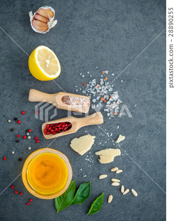 The ingredients for homemade pesto sauce. 28890255