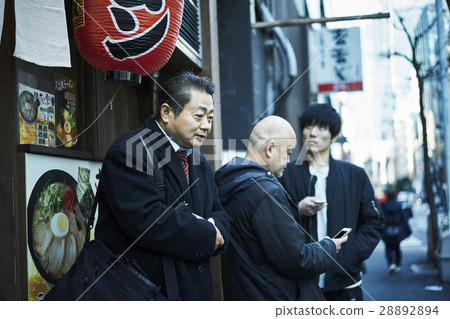 People who line up in ramen shops People who line up in ramen shops 28892894