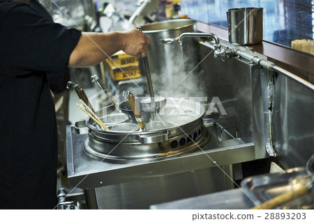 Boil the noodles 28893203