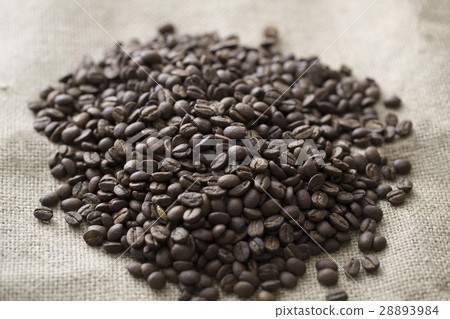 Coffee beans placed on linen Coffee beans placed on linen 28893984