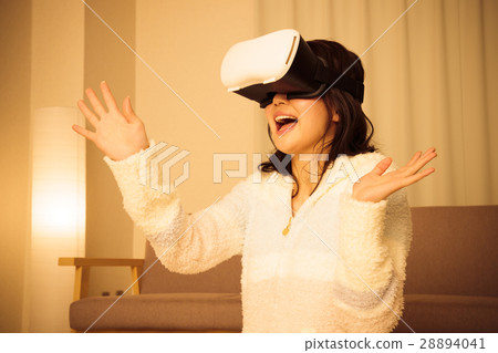 女性VR晚上小姐年輕人微笑逗人喜愛的逗人喜愛的生活 女性VR晚上小姐年輕人微笑逗人喜愛的逗人喜愛的生活 28894041