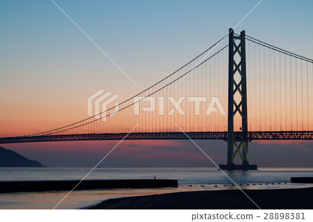 A sunny Akashi Kaikyo Bridge seen from Azur Maiko A sunny Akashi Kaikyo Bridge seen from Azur Maiko 28898381