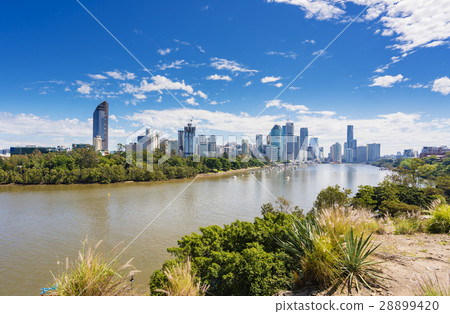 Brisbane city skyline 28899420