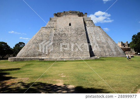 Pyramid of the Wizard · South side Pyramid of the Wizard · South side 28899977