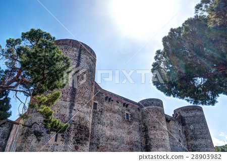 Panorama of the Castello Ursino 28903982