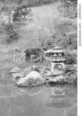 成田園公園燈籠和池塘 成田園公園燈籠和池塘 28905021