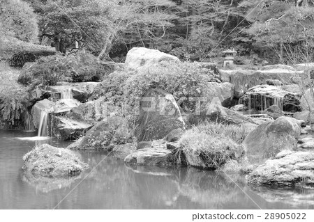成田園公園燈籠和池塘 成田園公園燈籠和池塘 28905022