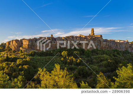 Pitigliano medieval town in Tuscany Italy Pitigliano medieval town in Tuscany Italy 28906398
