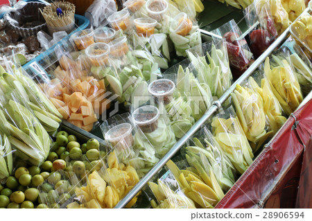 fresh fruit in the market 28906594