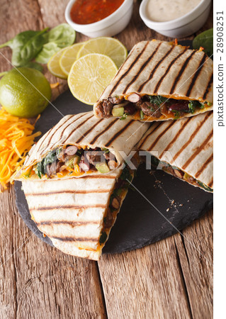 Grilled quesadilla with beef, spinach and cheddar 28908251
