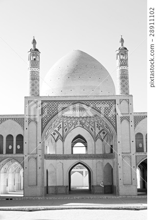in iran the  old       mosque 28911102