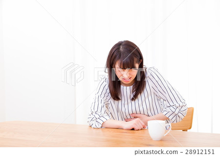 腹痛胃痛負面形像不良身體狀況女性肖像20年代30年代 28912151