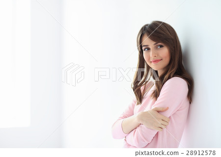 Smiling beautiful woman portrait with copy space Smiling beautiful woman portrait with copy space 28912578