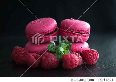 macaroons with raspberries macaroons with raspberries 28914243