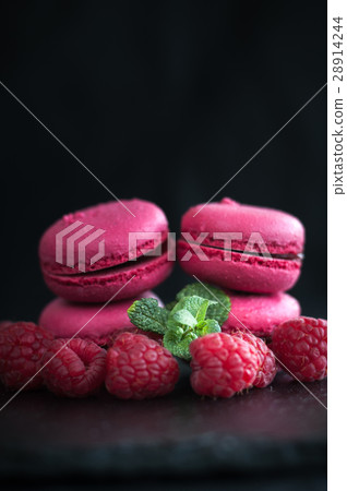 macaroons with raspberries macaroons with raspberries 28914244