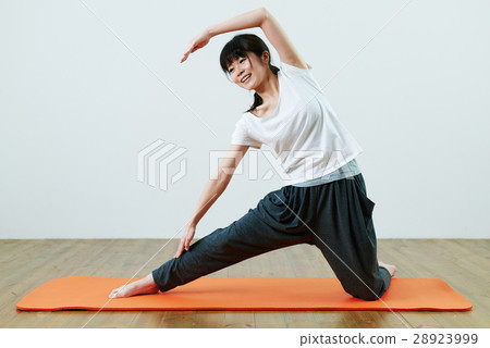 瑜伽女性形象 瑜伽女性形象 28923999