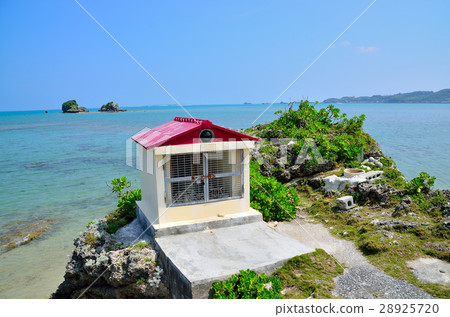 沖繩海岸的神社“神社” 沖繩海岸的神社“神社” 28925720