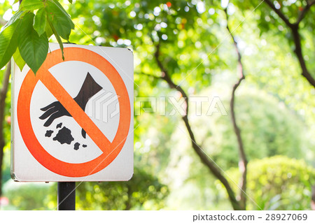 Do not litter sign or No Garbage Sign. 28927069