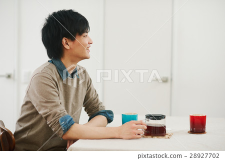 Couple (tea time image) Couple (tea time image) 28927702