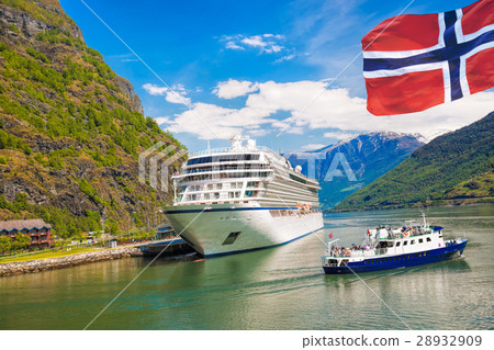 Ship in the marina of Flam with flag of Norway Ship in the marina of Flam with flag of Norway 28932909