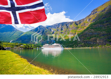 Cruise ship in the port of famous Flam, Norway. Cruise ship in the port of famous Flam, Norway. 28932913