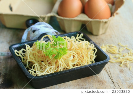 egg noodles egg noodles 28933820